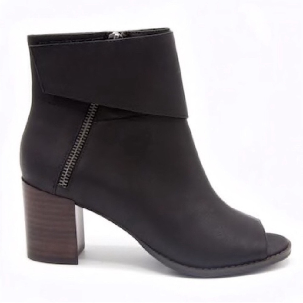 Peep Toe Burnished Black Faux Leather Ankle Bootie Women's Size 7.5 NWOB